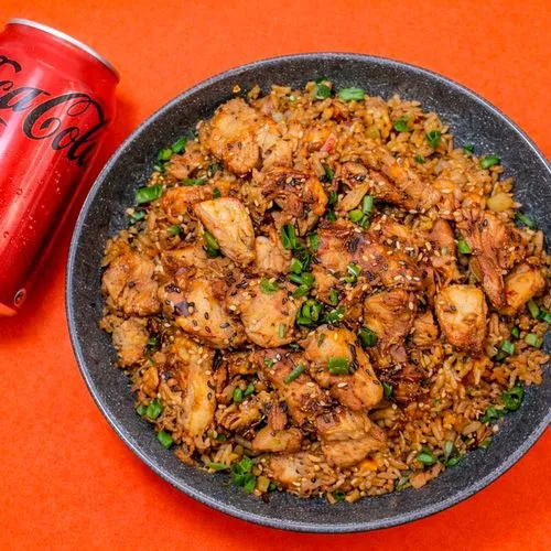 Yakimeshi + Bebida