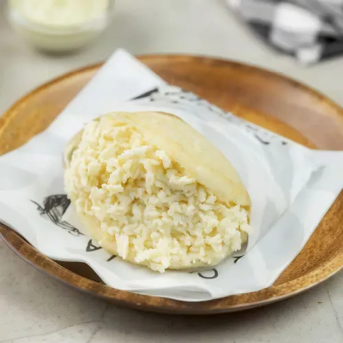 Arepa de Queso Rallado