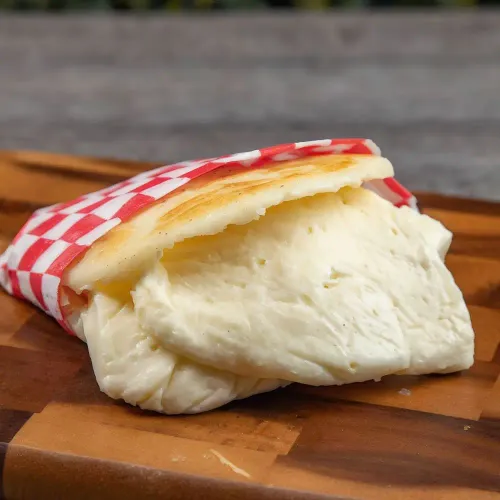 Arepa de Queso de Mano