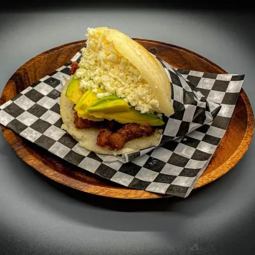 Arepa de Cochino Frito