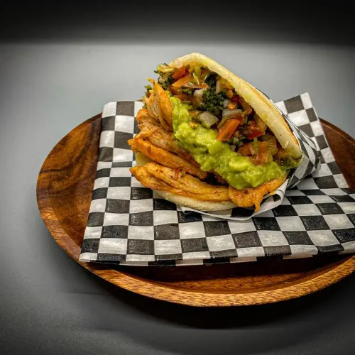 Arepa Mexicana de Pollo
