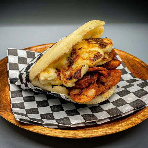Arepa con Chorizo Panameño