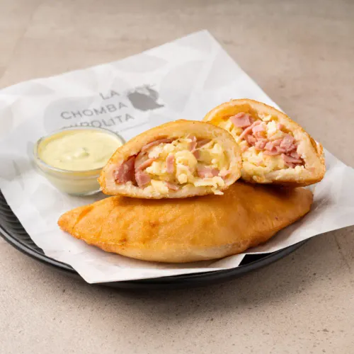 Empanada de jamón y queso