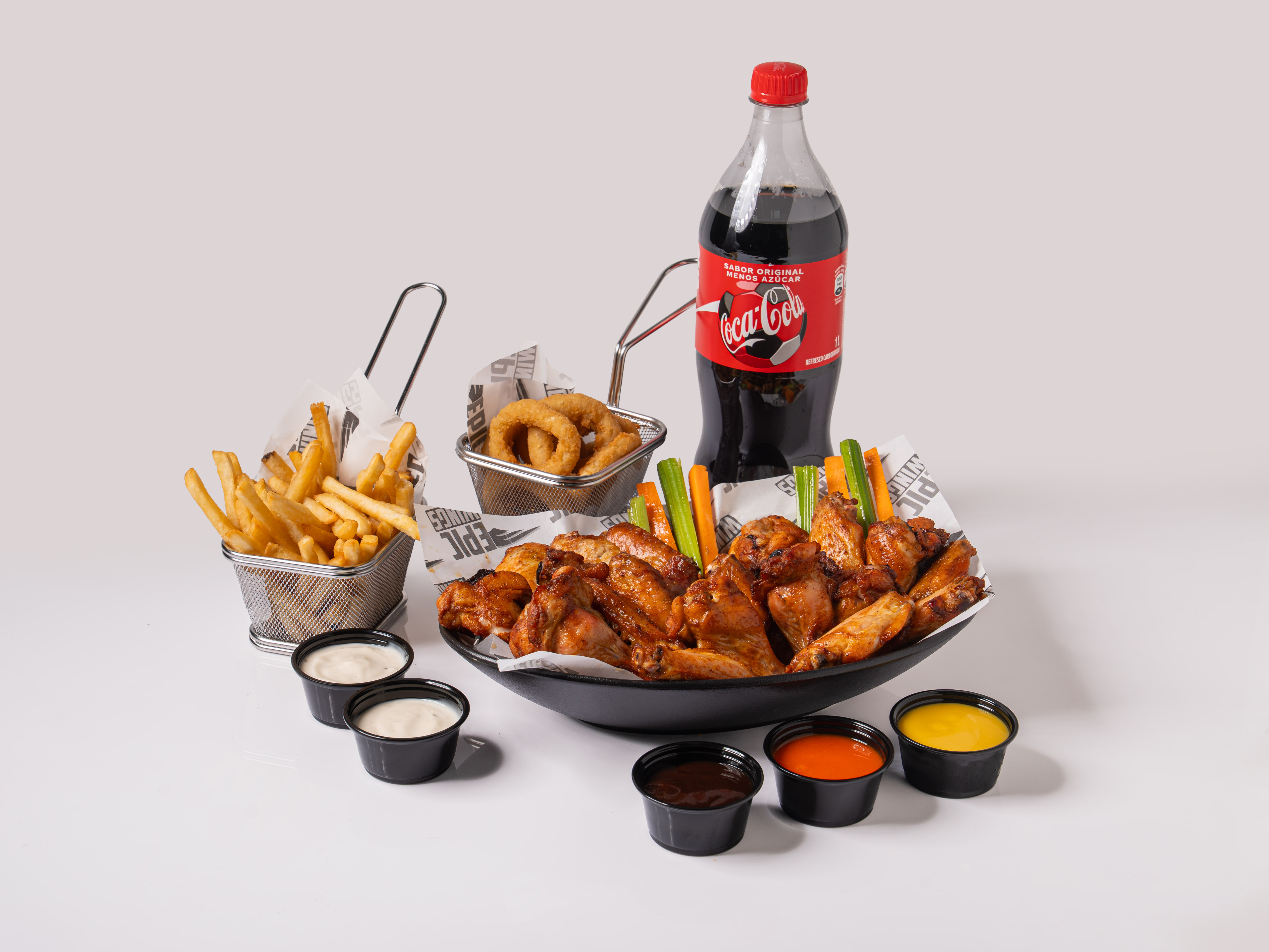 Combo 20 piezas 2 acompañamientos, bebida 1l