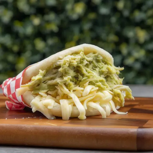 Arepa de reina con amarillo